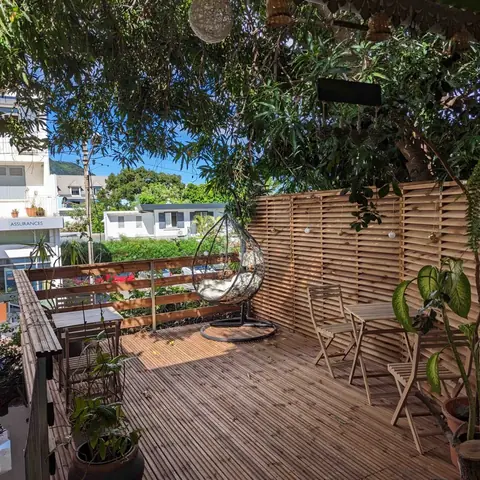 Terrasse du Gîte Mafate Café